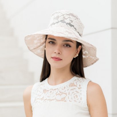 Madame Lace Petit (White Rose)